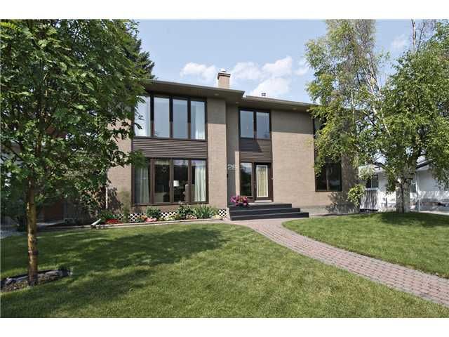 I have sold a property at 26 LISSINGTON DR SW in CALGARY
